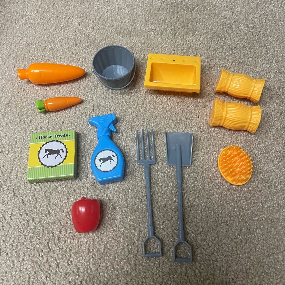 Equine Play Horse accessories (missing a couple of pieces)